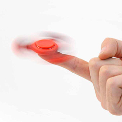 取扱終了 トライアングルスピナー 商品詳細 ノベルティ 販促品 各種記念品の専門店 ギフトイット ノベルティー