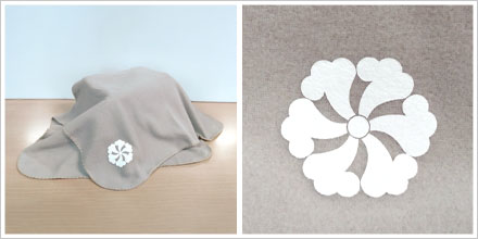 ベルト付きフリースブランケット